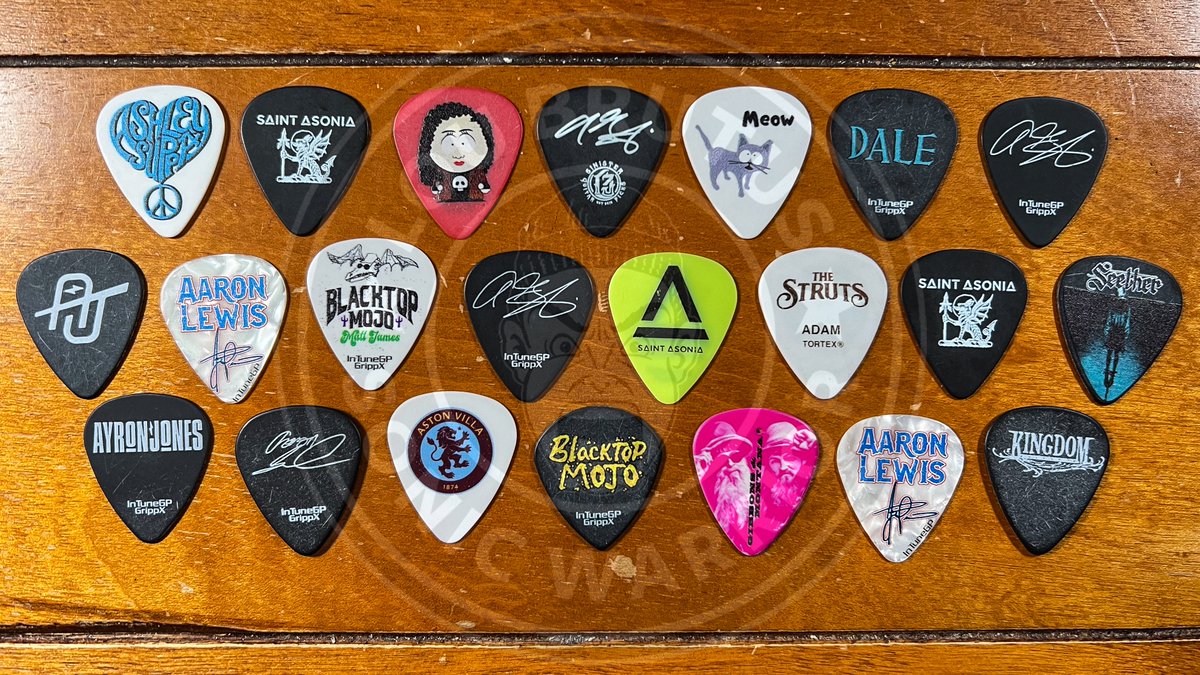 After a weekend of Rock N Roll shows it's nice to unpack the latest guitar pick acquisitions including Saint Asonia, The Struts, Blacktop Mojo, Ayron Jones, PLUSH, Kingdom Collapse, Tim Montana/Billy F Gibbons, Aaron Lewis, and Seether. Music Nerds Rule! #GuitarPick #GuitarPicks