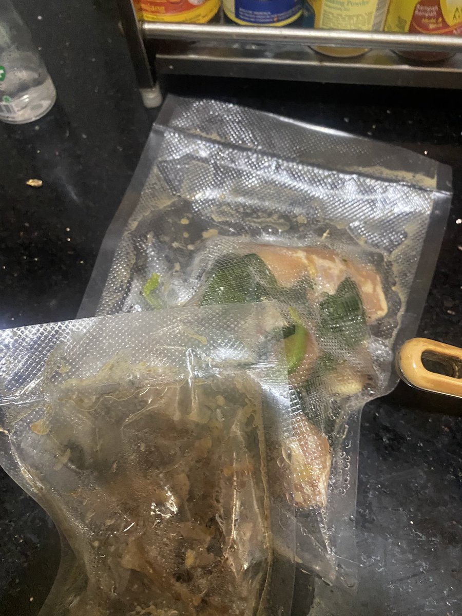 ruthnaomigc's tweet image. Gimana caranya makan enak tiap hari? Meal prep dan vacuum seal🫶 Masuk pagi pulang pagi tapi ttp bisa bekelan ayam pandan dan yakiniku🫶

id.shp.ee/UbfTeP3