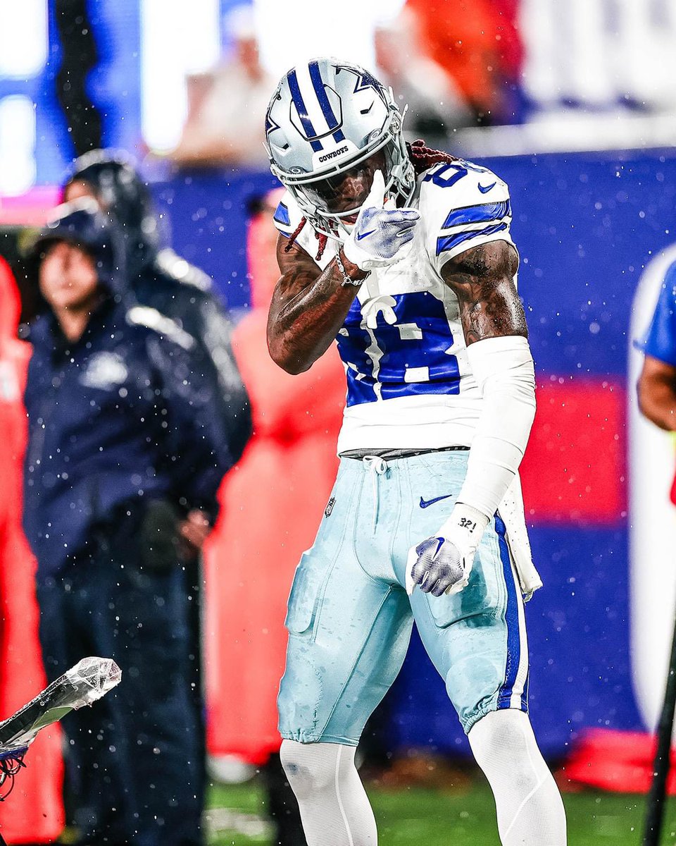 The one and only CeeDee Lamb,

✭ Most catches in NFL history by a WR younger than 25

✭ 3rd most receiving yards in NFL history by a WR younger than 25

✭ Most catches and receiving yards in a season in Cowboys history

✭ Most touches gaining 10+ yards in NFL since 2021