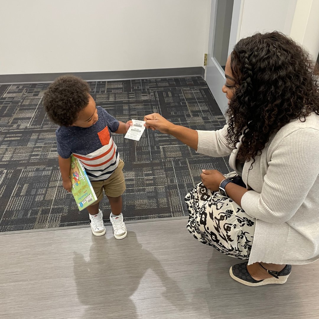 It's wonderful to see this little reader receiving his very own library card at the Cascade Library! It's never too early to get a card, so bring your little ones to a local library to sign them up for their own card too. #Fulcolibrary #Librarycardsignup #LibraryCard #Cascade