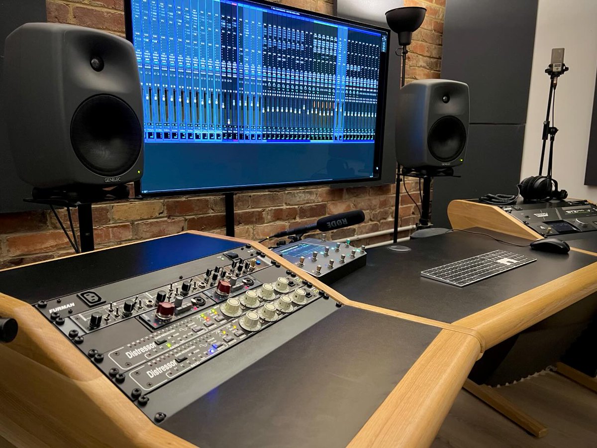 What studio monitors do you use? 📷 Beau McKee (@beaumckeerecordings)