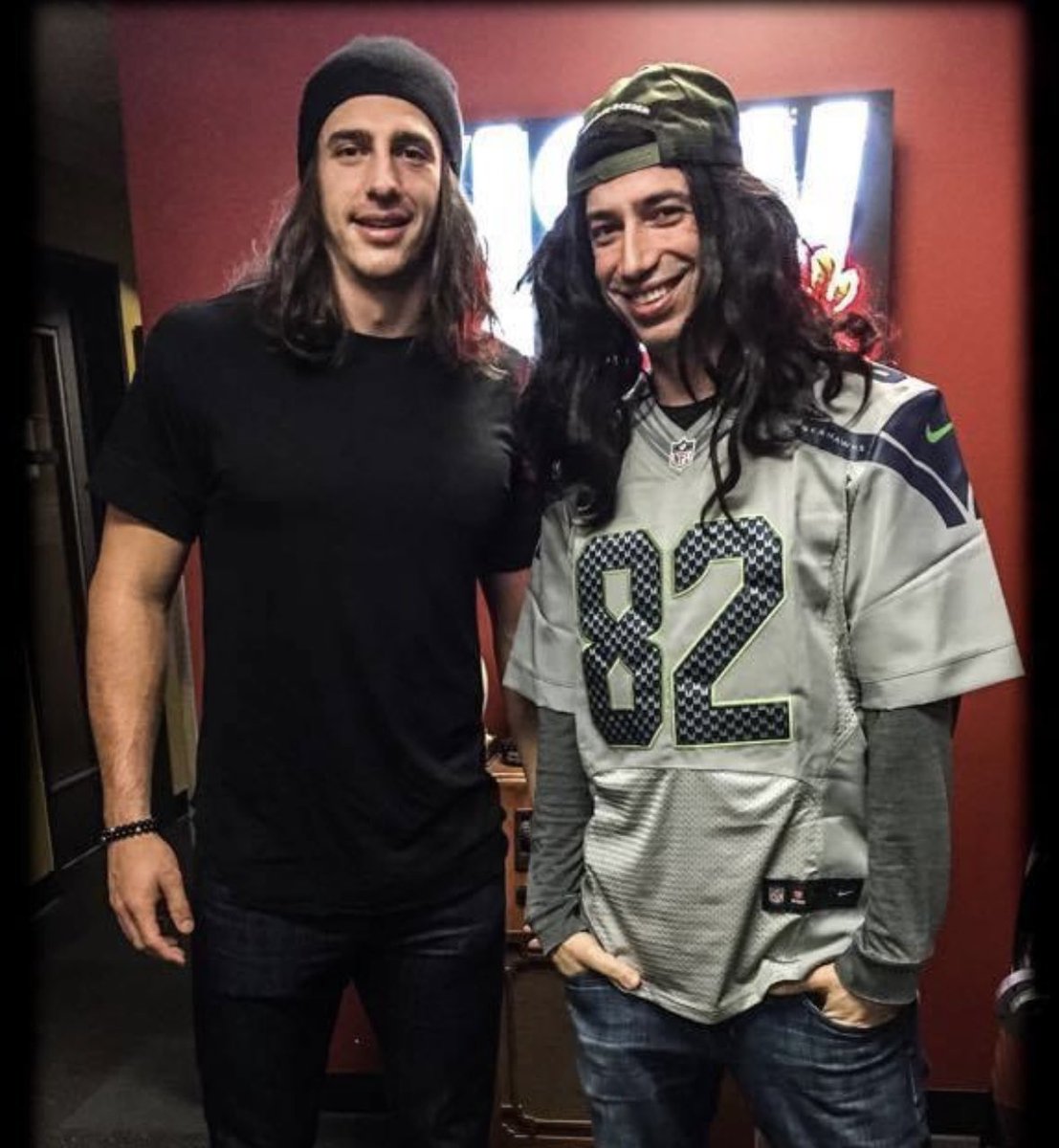Talking to our buddy @LWillson_82 now all about the draft! Also, how great is this throwback pic 😂