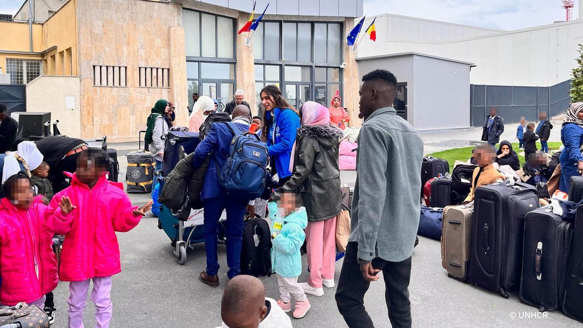 📷 127 refugees arrived in Timisoara last week on a flight from Libya. 

The Romanian city hosts @Refugees' Emergency Transit Center, the only evacuation facility for refugees in urgent need of evacuation from their host country.

These refugees will eventually move to Norway.