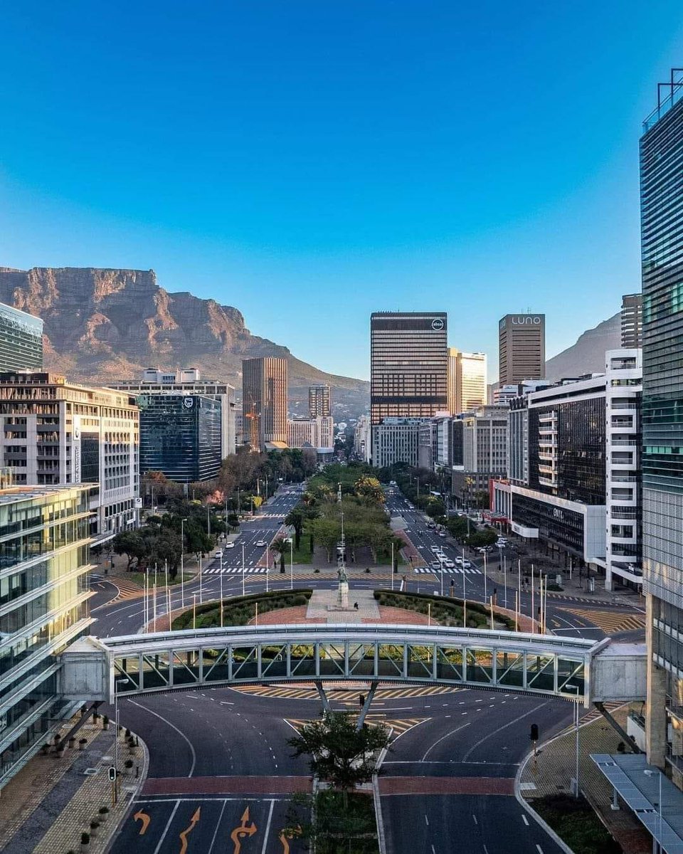 @PaulivW @ferialhaffajee So Joburg CBD will never look as clean as this then….