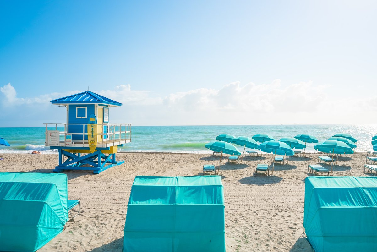 Monday blues are better at the beach! 🩵 #margaritaville #hollywoodfl #hollywoodbeach #mondaymood