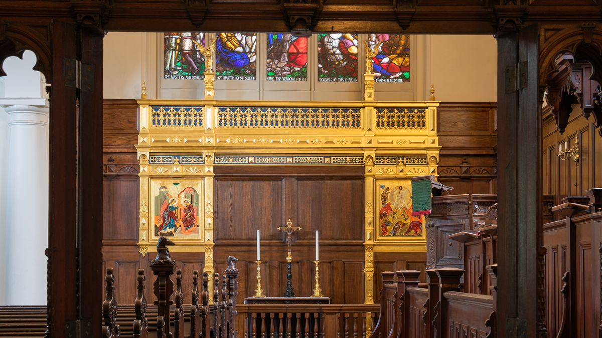 Join us this Tuesday 30 April, for Choral Evensong with City Chamber Choir 🎶 🕯️ Held in the serenity of our beautiful Jacobean Chapel from 5.30pm. We look forward to seeing you there. Photo (c) Tom Broadhead #ChoralEvensong #JacobeanChapel