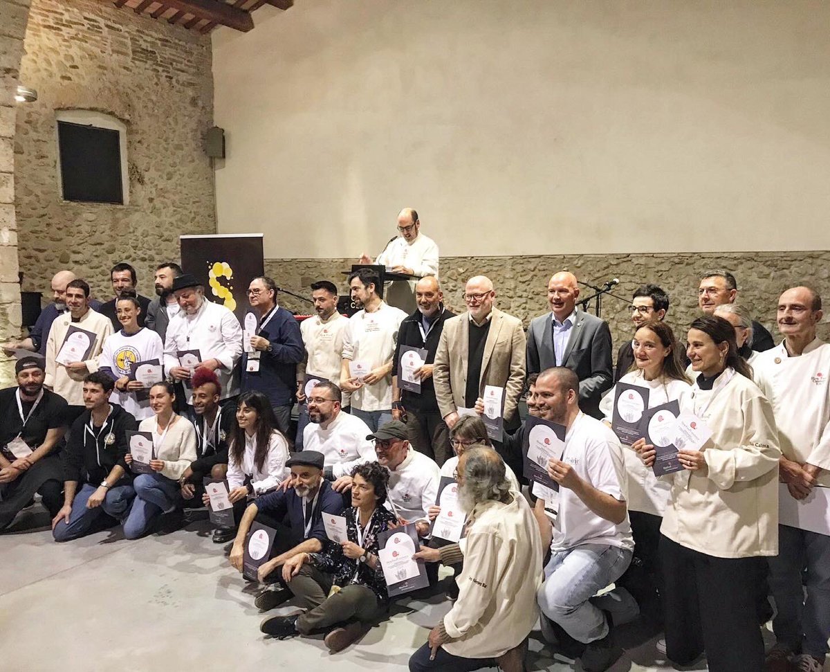 🐌 Avui no ens hem perdut la trobada anual Slow Food Catalunya @SlowFoodCat , a Sant Sadurní d’Anoia.

💚Una trobada de xefs compromesos amb el territori que també es converteix és una jornada per compartir amb els productors i elaboradors que treballen…