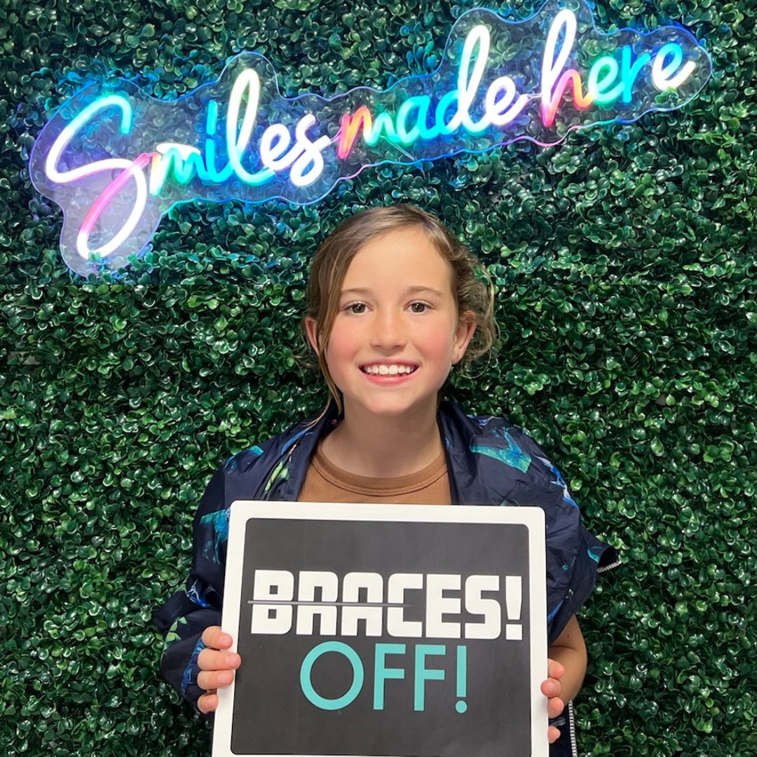 Braces off for Claire👏 Congratulations! We are so happy with her new smile!  Enjoy a lifetime of beautiful smiles and embrace your stunning transformation.
🗓 ⁣To make an appointment, call our office at (850) 659-7599 📲
📍#FortWaltonBeach | #Niceville⁣
#brodiebowman #ortho