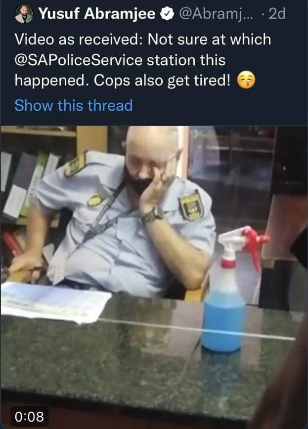 ChokoeT's tweet photo. @Abramjee One day we need to stand up and talk about this guy…a racist of note with poor journalism.very useless. https://t.co/CowphtxY80