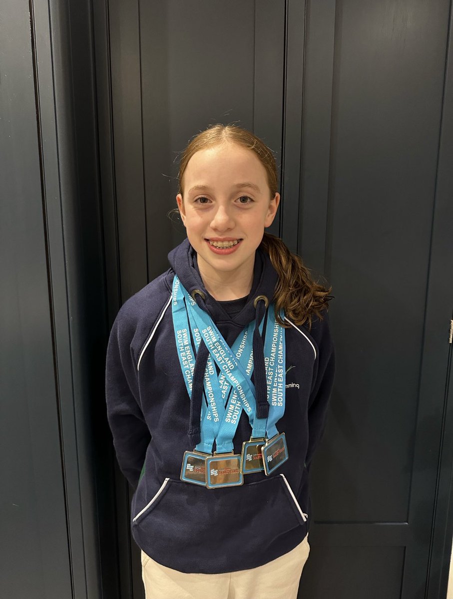 Mollie got one gold and three silver medals at the south east regional swimming championships over the past weekends. Mollie has been working extremely hard  leading up to the championships and deserves the metalware! Incredible! #PipersSenior #PipersTalent #PipersSwimming