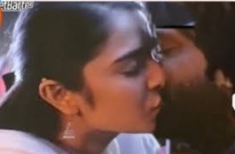 Most insecure fellow in the world @rakshitshetty 

Rashmika mandanna should not kiss anyone❌
But he can kiss anyone he want✅ 

Insecurity level 📈