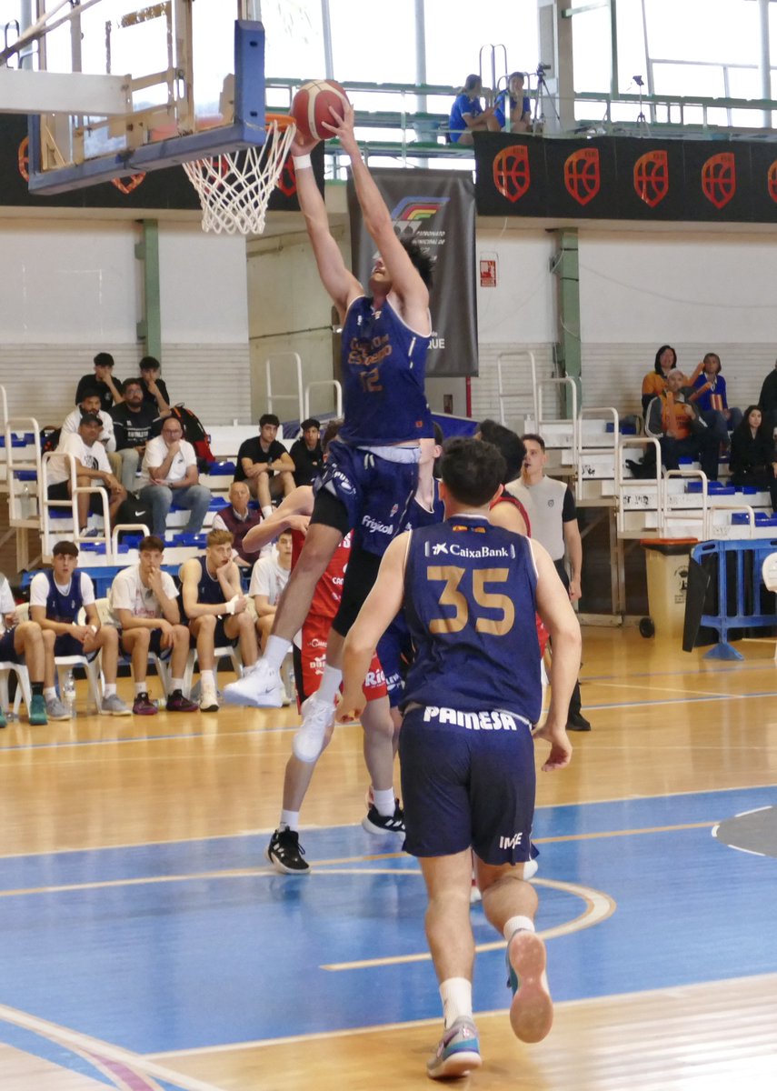 🏀 GAMEDAY ¡Vamos a por la última jornada del #FEBJuniorF2024 y #FEBJuniorM2024! 🏆🇪🇸 👧 Junior A Fem 🆚 @FemSantAdria ⏰ 11:30h 👦 Junior A Mas 🆚 @RVBaloncesto ⏰ 11:30h 👧 Junior Academy Fem 🆚 @CEIToledo ⏰ 13:30h 📺 Canal FEB 📷 Federación Andaluza / Joaquín Cuadrado