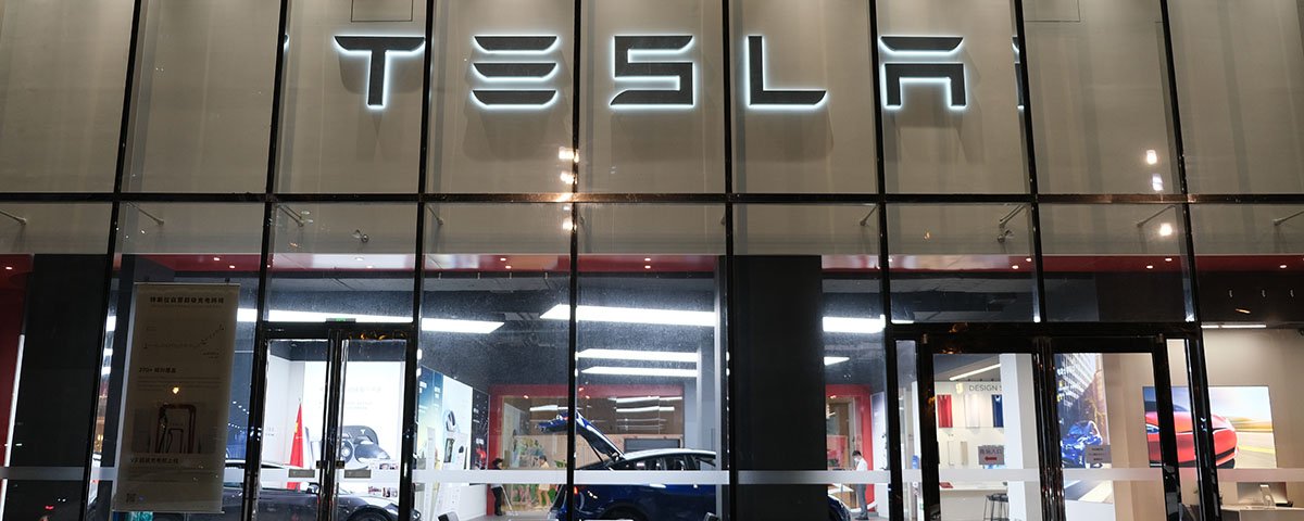 @Tesla received implicit approval to use its autonomous driving technology in China, which will be developed using @Baidu_Inc maps. Read CLN: shorturl.at/abvK7 #China #HongKong #investing