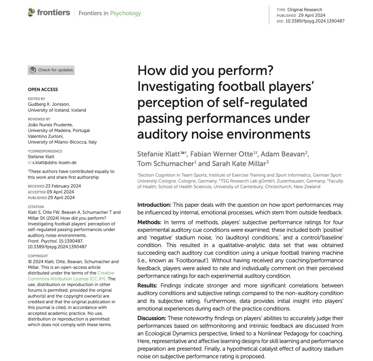 NEW STUDY: What do football players hear, how do they perceive stadium noise and how does it affect their performances? Free paper access here: frontiersin.org/journals/psych… Thanks to all co-authors as always 😊👊