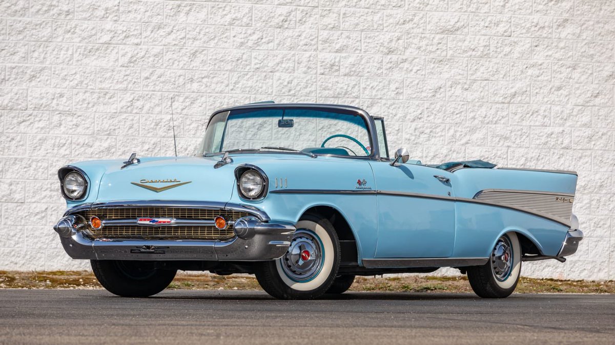 1957 Chevy Convertible….💙💙💙💙