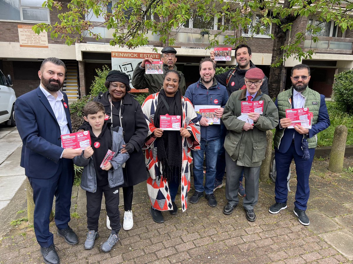 BellRibeiroAddy's tweet photo. Great to join @SadiqKhan &amp; @LabourMarina at @2BrewersClapham yesterday before heading out to canvass residents on the Fenwick Estate.

A vote for Labour is a vote to provide free school meals for all children, freeze TFL fares and build new council homes #VoteLabour https://t.co/36BNUbe3iM
