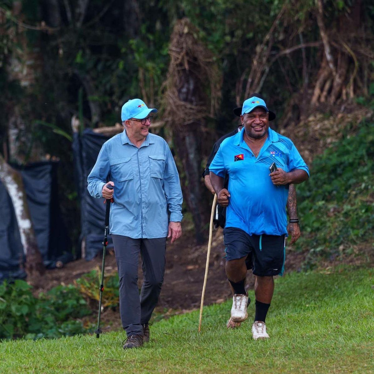 A walk of friendship. #Albanese #Marape 🇦🇺 🇵🇬