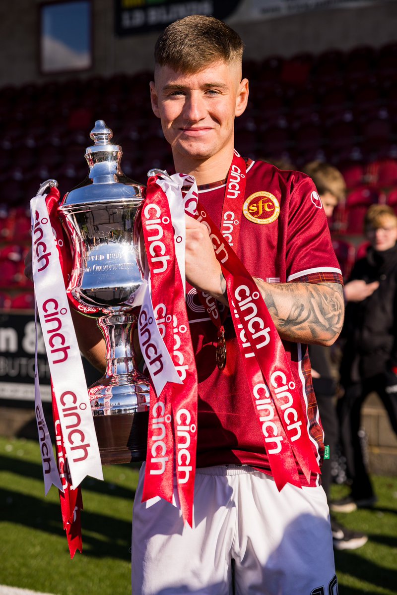 mattyates18's tweet photo. A season to remember🏆⚔️❤️ https://t.co/BpqCmi9hF3