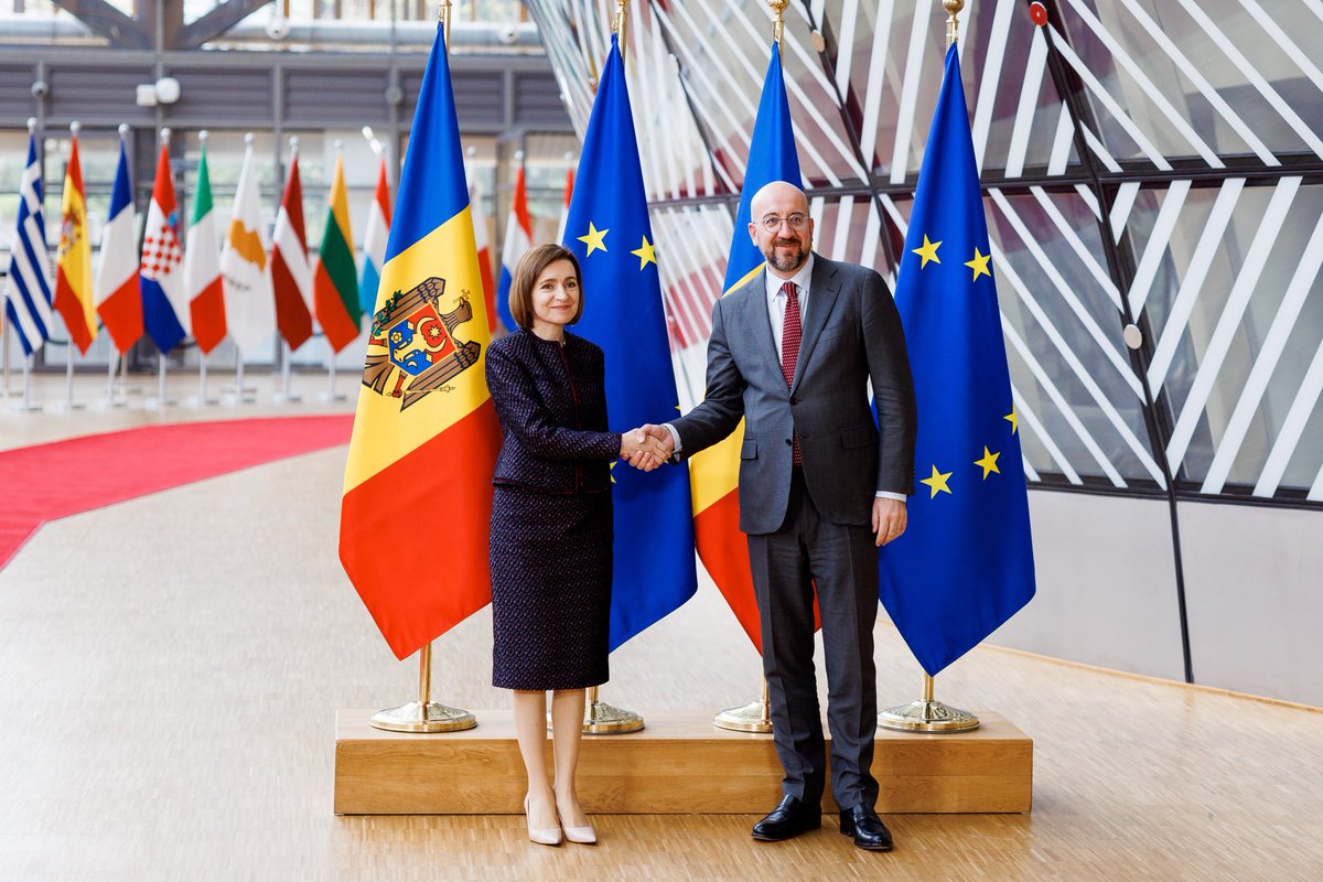 Delighted to meet European Council’s President @CharlesMichel in Brussels today. We discussed Moldova's EU accession, regional security, and our vision for a united, stable, and prosperous Europe. The EU is our path to peace.