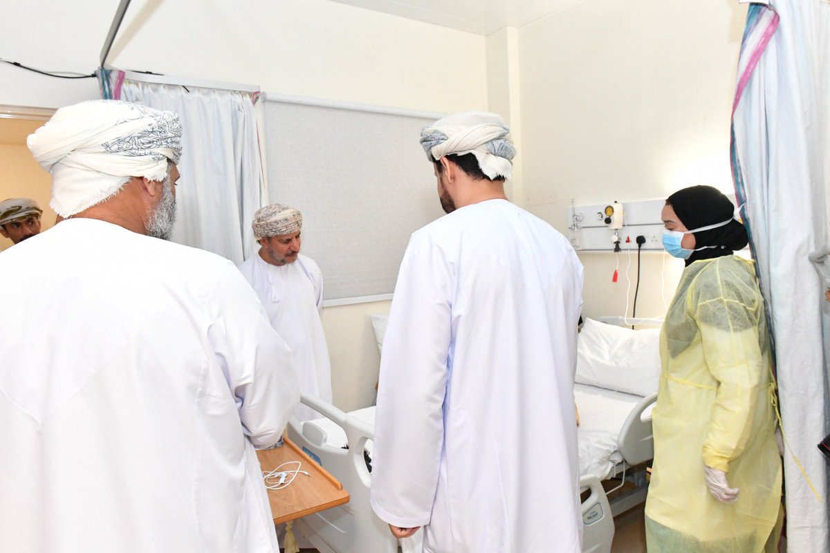 OHRC_OMAN's tweet photo. قام فريق من اللجنة العُمانية لحقوق الإنسان برئاسة الأستاذ الدكتور/ راشد بن حمد البلوشي رئيس اللجنة، وعدد من أعضائها والمختصين بزيارة للجرحى الفلسطينيين المتأثرين من العدوان الاسرائيلي على قطاع غزة بمستشفى خولة، واطمئن الفريق على الأوضاع الصحية للجرحى والمصابين الذين وصلوا إلى البلاد ضمن من تم إخلائهم مؤخرًا لتلقي العلاج في سلطنة عُمان.

https://t.co/kO4hgV8yHu