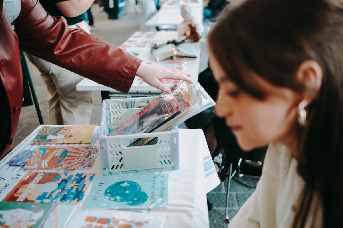 Have you been to any of the Hazaar pop up markets? Let us know if you picked up any sustainable goodies! If you missed them, there's another market coming to Belfast Campus this Thursday 2nd May 🛍️ 📸 by @photographysocietyuub