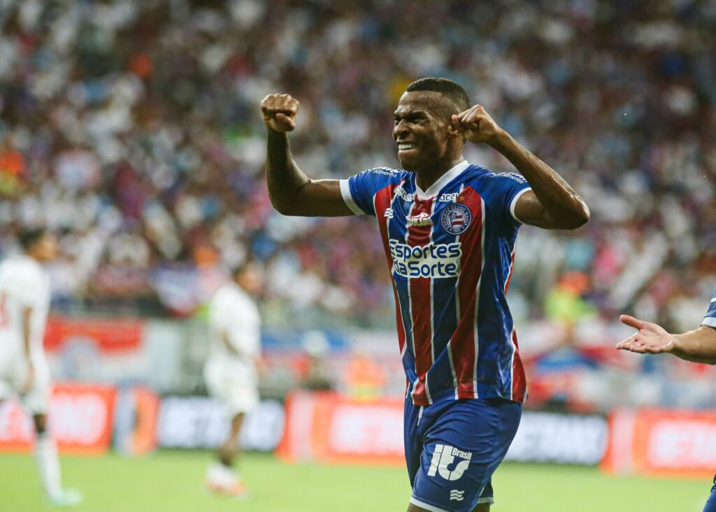 Além da boa partida no sábado, Jean Lucas se mostrou um dos atletas com melhor preparo do Bahia: além de ter sido o jogador que mais correu na partida (11,64 km percorridos), o meia deu 17 piques acima de 25 km/h (só ficou atrás de Santiago Arias). Dados by @Prometricsclub