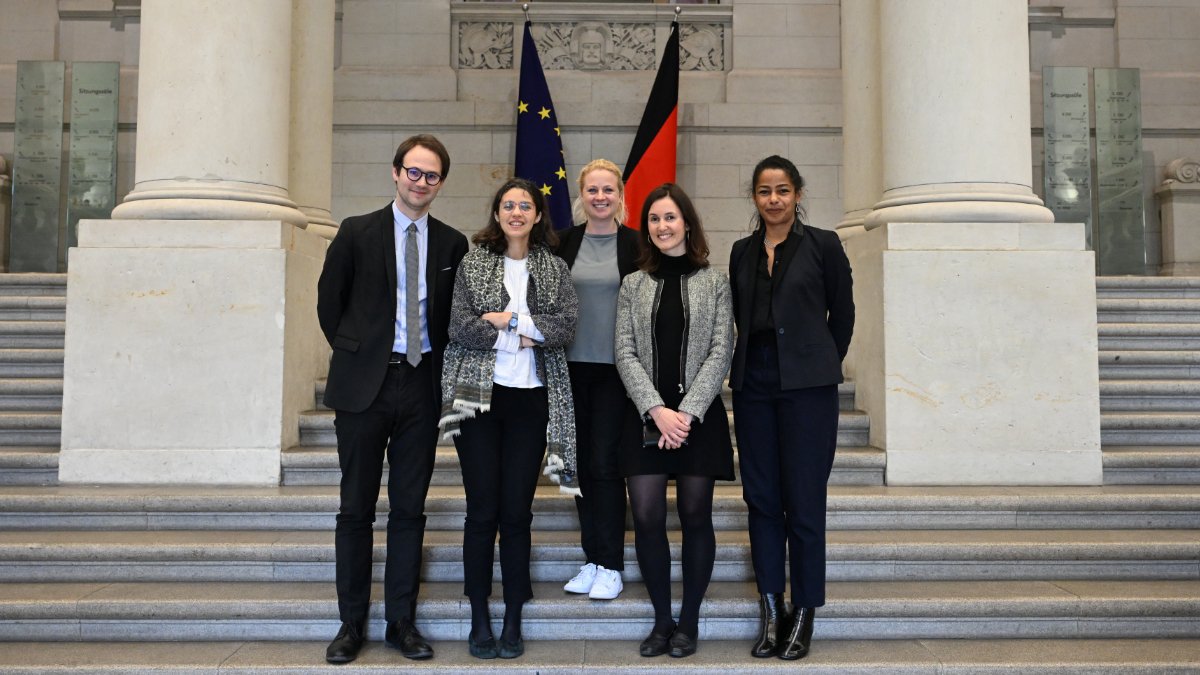 🇫🇷🇩🇪 Vielen Dank an die @AssembleeNat & den französischen @Senat. Mehrere Kolleginnen und ein Kollege besuchten am 26. April 2024 den #Bundesrat. Der jährliche Austausch lässt die Arbeitsbeziehungen zwischen den Parlamentskammern noch enger werden.