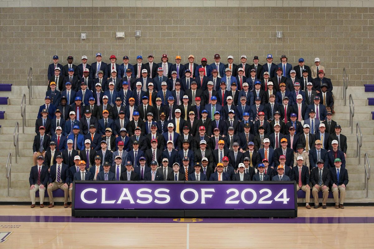 Presenting the Class of 2024, outfitted in their collegiate best! We tip our hats to you, Brothers!