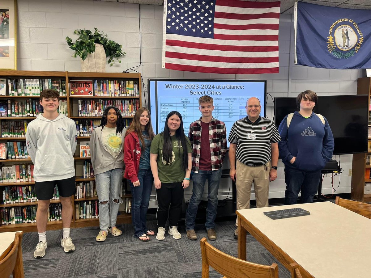 On Friday, we paid a visit to Butler County High School in Morgantown, KY, where we spoke to environmental science students along with the STEM Club on Mesonet, climate, along with careers in meteorology. Or thanks to Ms. Madison Staton for having us! #outreach #kywx