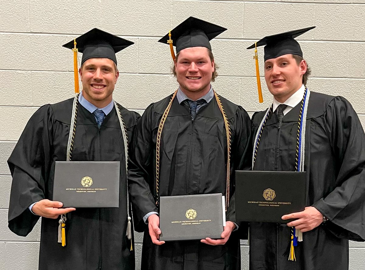 Leaders on the field, in the classroom and the community. Now off to do great things in the real world. Congratulations to our newest graduates 🎓

#CRTD | #FollowTheHuskies