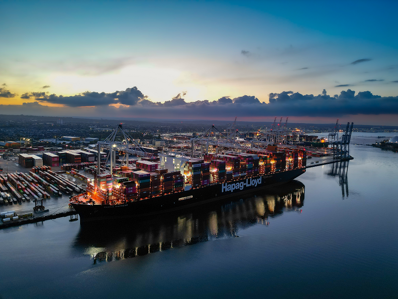 For the first time, the Port of Southampton welcomes two of the World's largest container vessels simultaneously. The Port's Marine Pilots, working with the @SvitzerGlobal Tug Crew, successfully manoeuvred two ultra-large container vessels into the terminal at @DP_World.