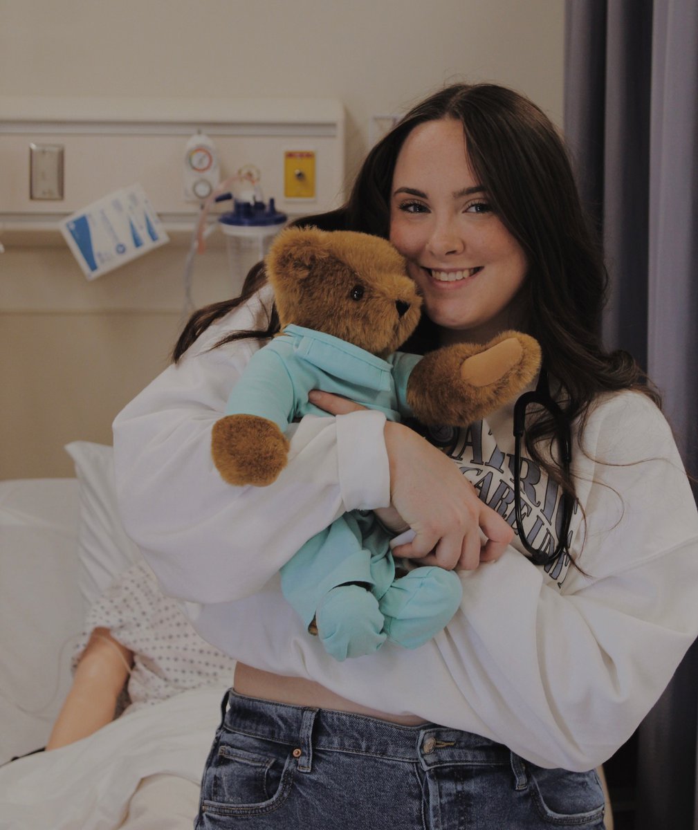 mountunion's tweet image. After graduation, Lauren Rogers, nursing major, accepted a registered nurse position at UPMC Hospital of Pittsburgh in the Pediatric Intensive Care Unit. Congrats, Lauren! #30DaysOfExceptional 

Read Lauren's story: bit.ly/4bdBaod