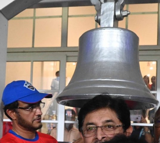 Dada or @SGanguly99 rang The Bell @ Eden Gardens before the #KKRvsDC match... The idea of The Bell was, if I recall correctly, mooted & executed by Sourav. @DelhiCapitals , #IPL2024