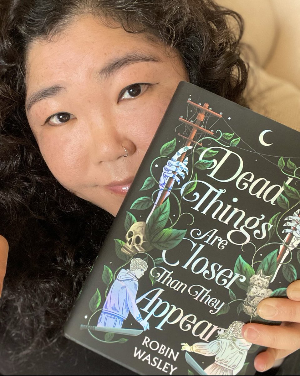 An early AAPI Heritage Month PSA! As a debut author that not that many people know yet, HI I’M ASIAN 👋 I’m a transracial adoptee who wrote a transracial adoptee, so if you’re looking for book recs this month…