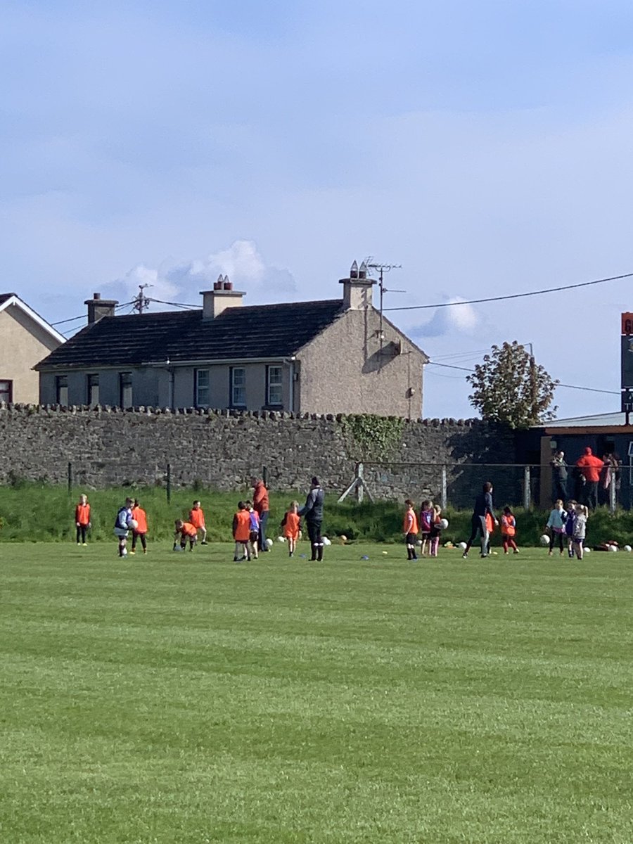 Great Saturday morning had in @ElphinGAAClub. U6 , U8 and U10 training back on the pitch followed then by the U12 team who played @BoyleGAA. Great to have use of the two pitches on a Saturday morning as it creates a good buzz in The Orchard 🍎 🏐@ConnachtGAA @AidanMain1