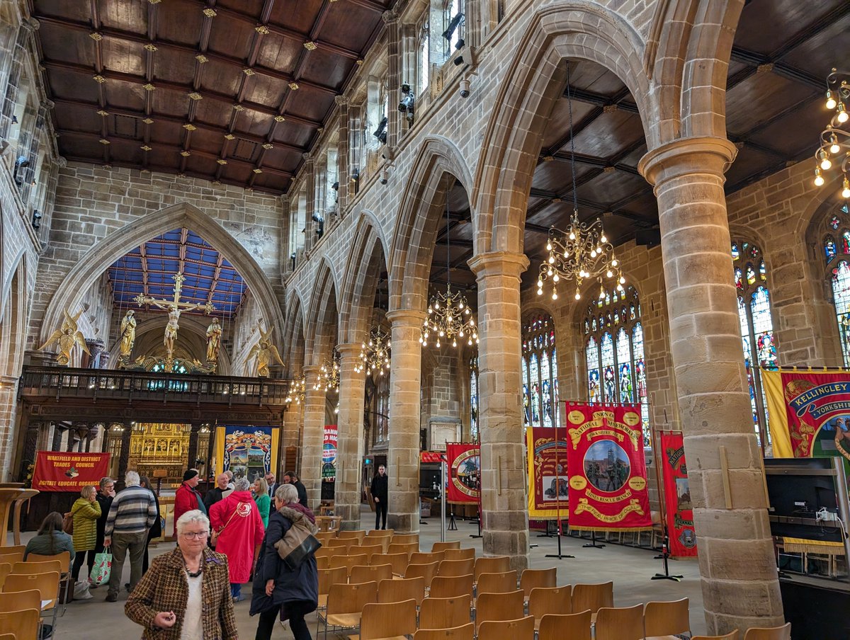This morning, we attended the @BannersHeldHigh blessing ceremony at Wakefield Cathedral. Our English Coalfields Banner is now on display at the Cathedral for you to see, alongside other trade union banners until 10 May. (1/2)