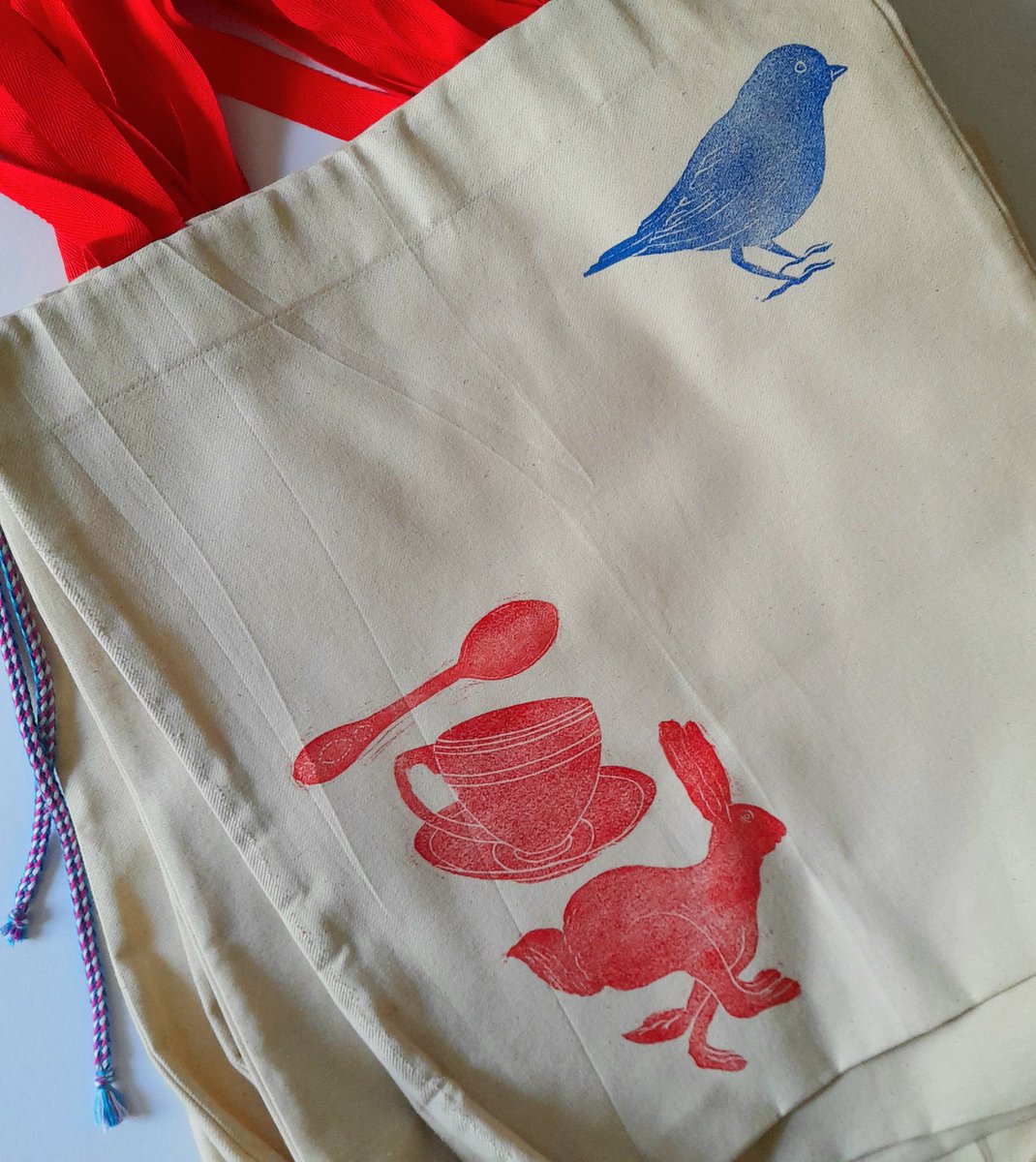 Home from Home Hand printed 100% organic cotton tote with red handles and drawstring. Delighted to have a stand in @DCCIreland #craftvillage @BordBiaBloom this June bank holiday weekend. 💚💚