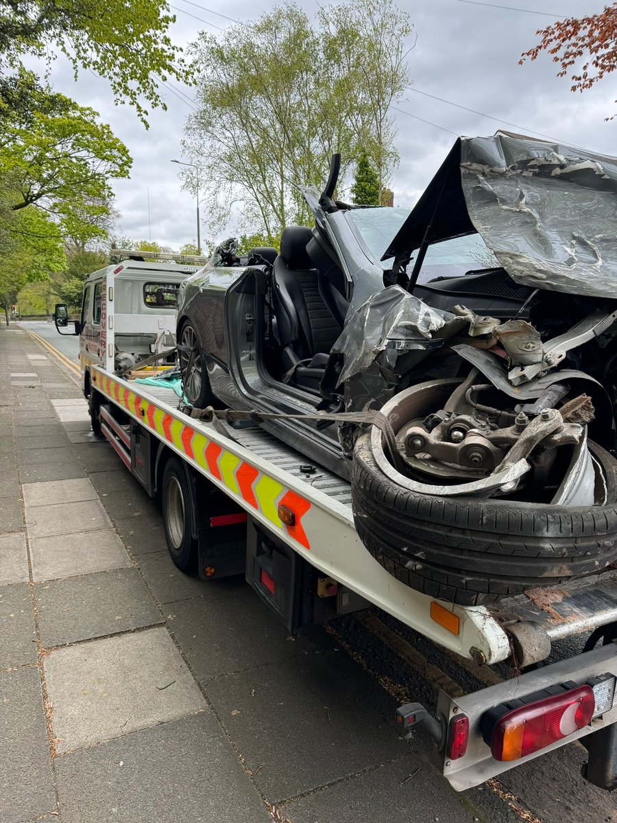 The driver of this #Mercedes put numerous people in danger this morning, colliding with 3 other vehicles and a garden wall. The driver tested positive at the roadside for alcohol. Luckily there were no serious injuries. #THINK #nonefortheroad #fatal4