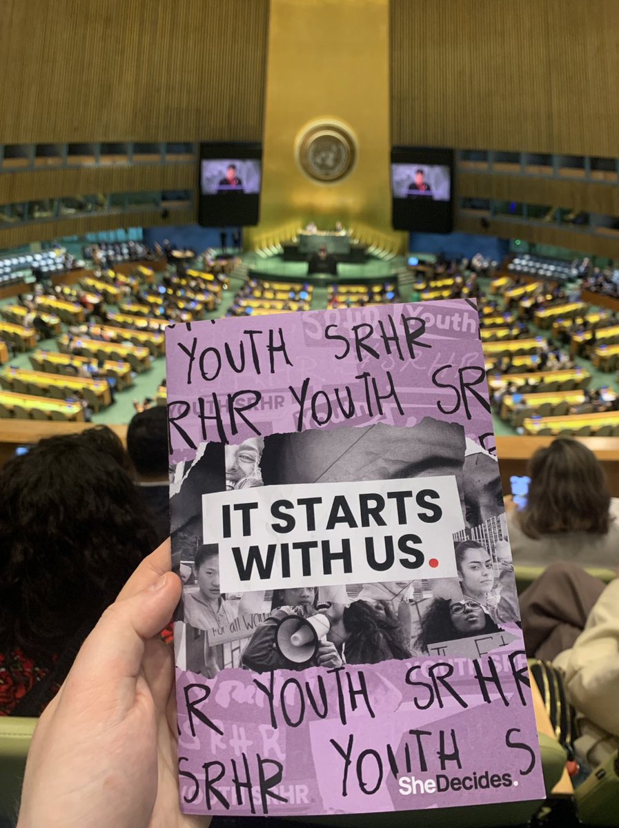 #SheDecides is at  #CPD57 to champion all things Youth SRHR📢

You told us what #YouthSRHRStartsWith and we compiled your powerful answers & suggestions on where governments need to start into a zine 📖

Share this post to spread the word!

shedecides.com/youthsrhr 

#YouthDecides