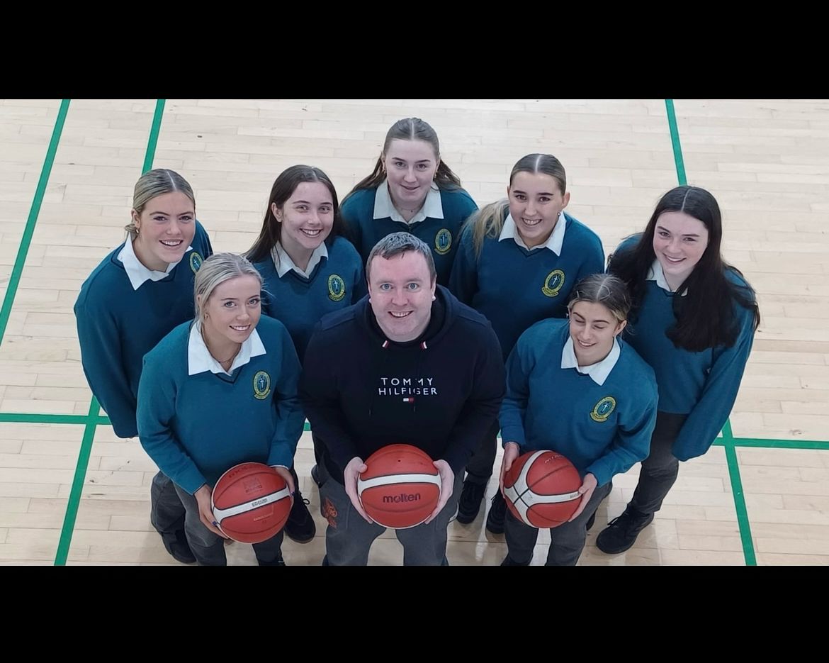 Massive congratulations to our very own Mr. Liam Culloty on being named as National Girls School Coach of the Year. Liam had success in the school this year with two senior teams reaching All Ireland ‘A’ and ‘B’ finals. As a school we are very proud of Liam’s accomplishments. 👏