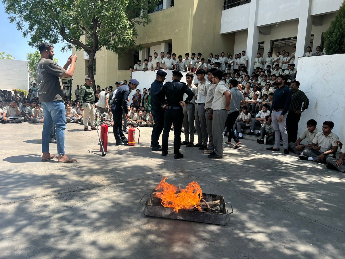 Making tomorrow’s future rich in #disasterpreparedness! The dedicated trainers of #RedCrossGujarat are constantly reaching students and professionals to train them on #firstaid, #disastermanagement, #fireandrescue, #firstaid and so on.