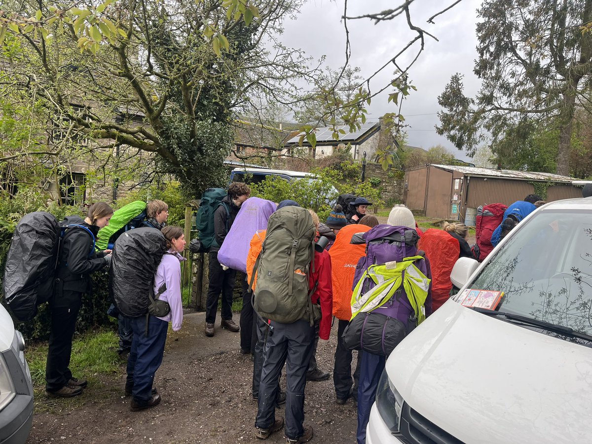 BWSDofE's tweet photo. Wet start for today’s hike #dofe2024Gold @BWordsworths @H5adventure https://t.co/Qh4mWahwot