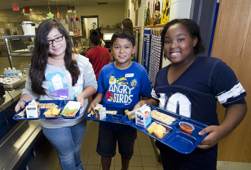 #ICYMI: We announced major steps to promote the health of America’s children through #schoolmeals. Nutrition standards for school meals will be gradually updated to include less sugar and flexibility with menu planning between Fall 2025 and Fall 2027. fns.usda.gov/news-item/usda…