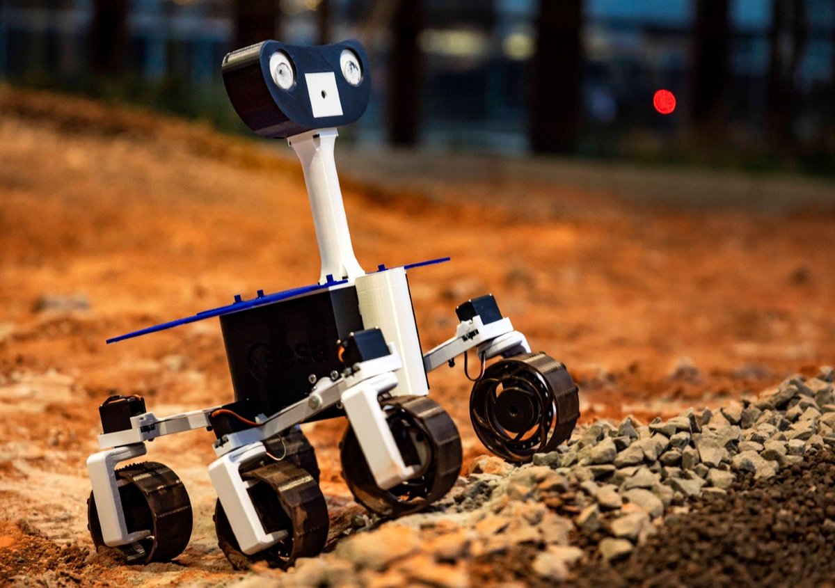 What is it like to be part of a team that makes Mars rovers? 🤖 UG and @hanze students from the @makercie_team work together to make it happen! They hope to win this year's European @rover_challenge 🏆 More about this inspiring multidisciplinary team 👇 rug.nl/about-ug/lates…