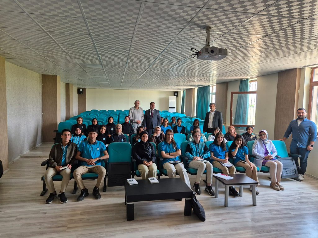 Hilvan Şair Nabi Anadolu Lisesi (@hilvansairnabi) on Twitter photo Hilvan Kaymakamımız/Belediye Başkan V. Sayın Orhan Gazi KARAKAŞ’ın destekleriyle Okulumuza misafir olan Yazar Sn. Tacettin ÖZKARAMAN & Yazar Sn. Fahrettin TUNA, öğrencilerimiz ile bir araya geldi.
<a href="/orhangazikrakas/">Orhan Gazi KARAKAŞ</a>
<a href="/Hilvan_MEM/">Hilvan İlçe Milli Eğitim Müdürlüğü</a>
<a href="/VSonkur/">Veli Sonkur</a> Hilvan Kaymakamımız/Belediye Başkan V. Sayın Orhan Gazi KARAKAŞ’ın destekleriyle Okulumuza misafir olan Yazar Sn. Tacettin ÖZKARAMAN & Yazar Sn. Fahrettin TUNA, öğrencilerimiz ile bir araya geldi.
<a href="/orhangazikrakas/">Orhan Gazi KARAKAŞ</a>
<a href="/Hilvan_MEM/">Hilvan İlçe Milli Eğitim Müdürlüğü</a>
<a href="/VSonkur/">Veli Sonkur</a>