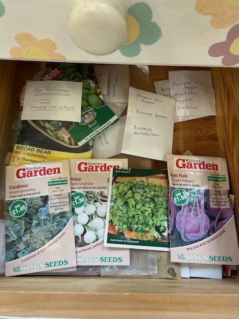 FREE SEED BANK at Melton Library!
Take any seeds you want to grow at home, or swap packets if you have extra seeds you no longer want. #SeedBank #SeedSwap #GardeningTips #GrowYourOwn #meltonmowbraylibrary