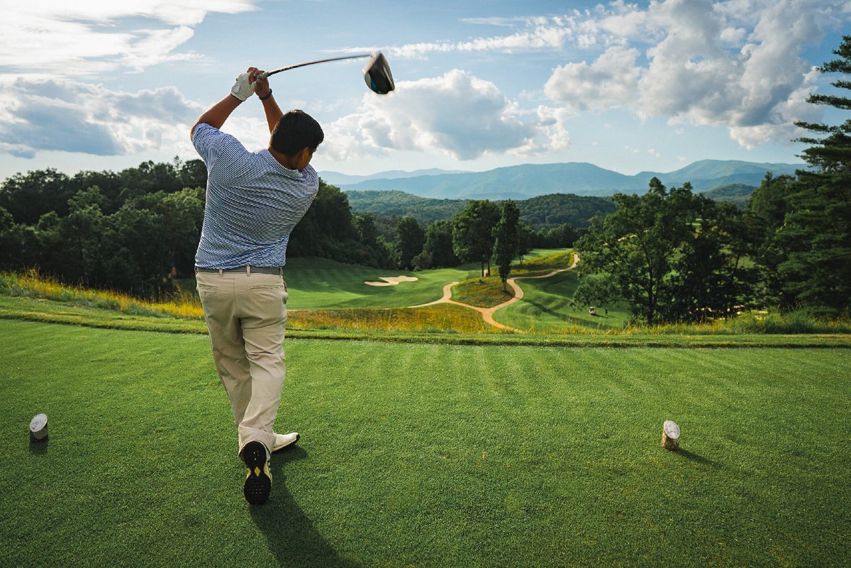 Tee off in paradise a.k.a @SequoyahGolf! ⛳ #harrahscherokee #sequoyahnational