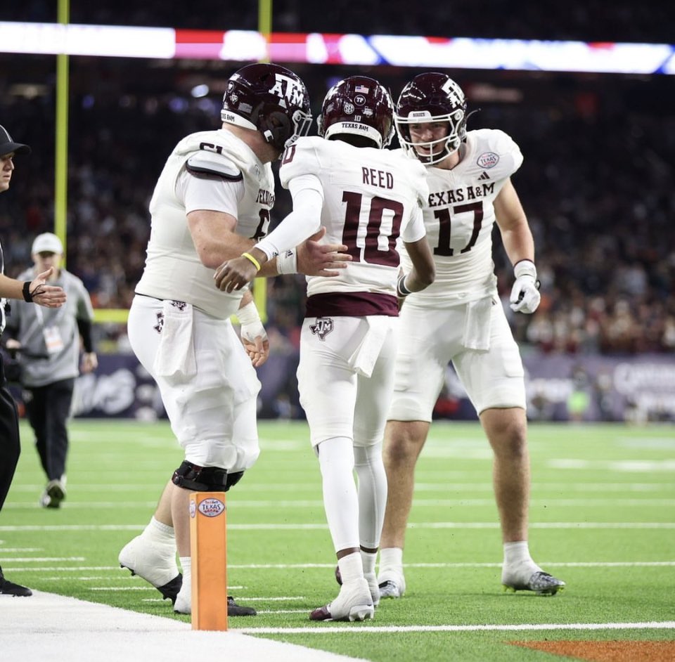 #AGTG I’m honored and proud to say I’ve been offer by Texas A&M @HolmonWiggins @CoachJRayburn @drkharp @LSHS_FBRecruits @RonnieBraxtonA1 @Brett_Gilchrist