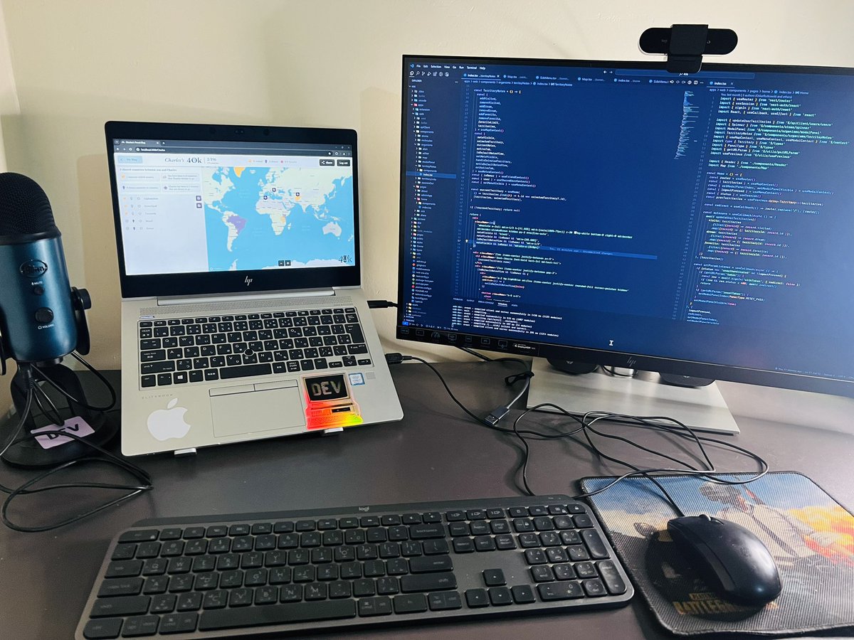 ChaooCharles's tweet image. How it started vs How it&apos;s going 

Wue 😂 can&apos;t believe i used to  code with that laptop, dead battery, 3gb ram, low processing power. I literally didn&apos;t go the mobile dev route cause the laptop couldn&apos;t handle android studio!