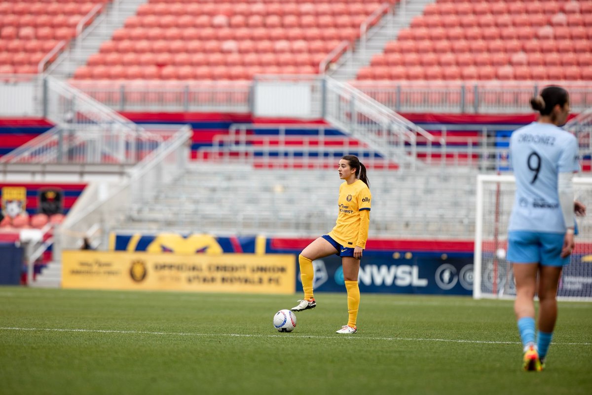 Rookie CB Lauren Flynn had a hard time in the 5-1 loss to #RacingLou. Against #HoustonDash she showed great improvement. Her 1-on-1 defending was better, her long balls were more accurate, and her clearance off the line helped #URFC get their first clean sheet of the season!